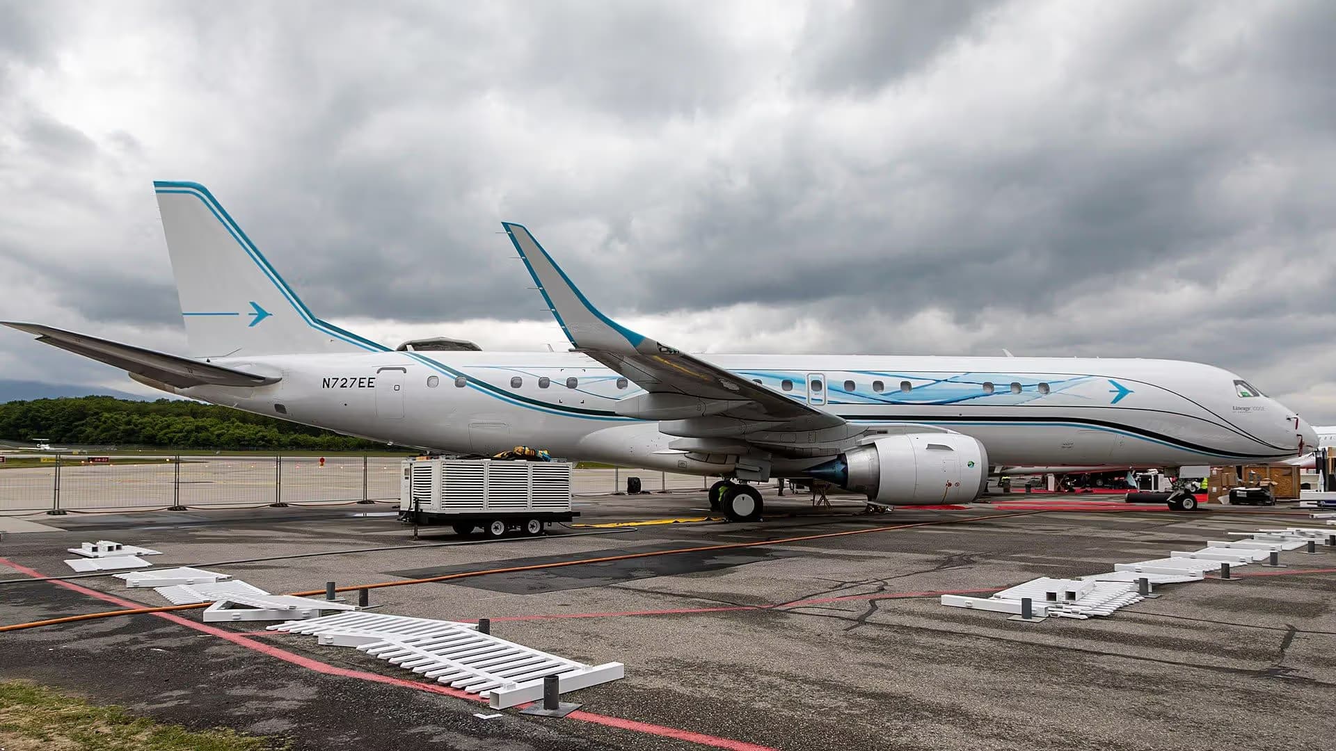 N727EE — Business jet