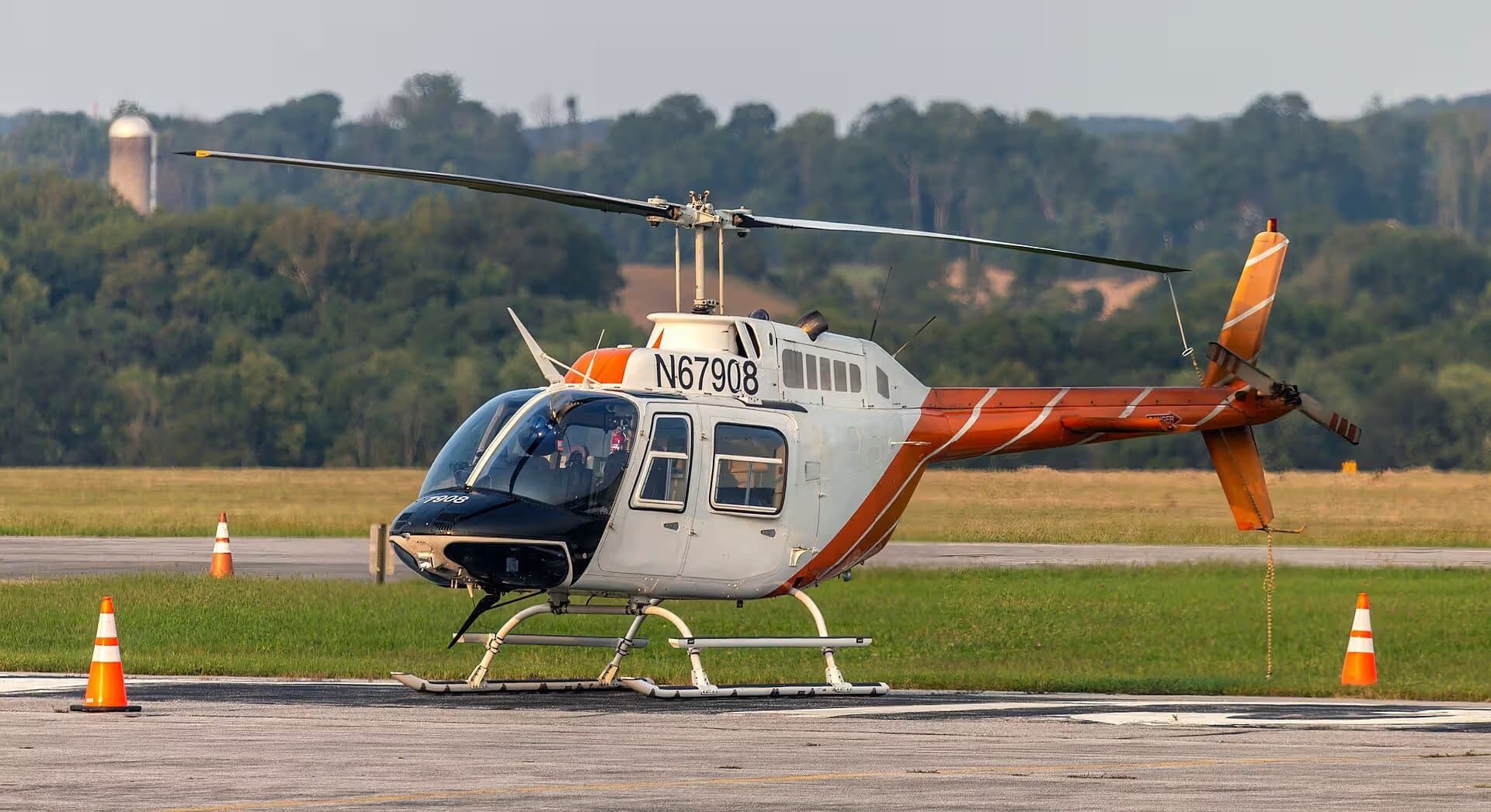 N67908 — Helicopter