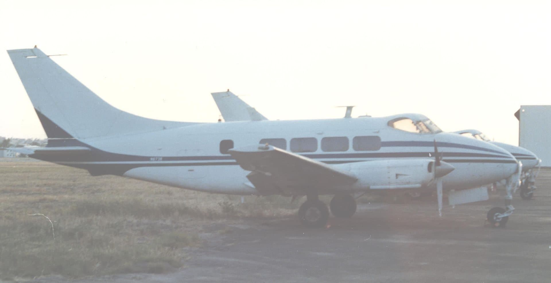 N673R — Twin-engine aircraft