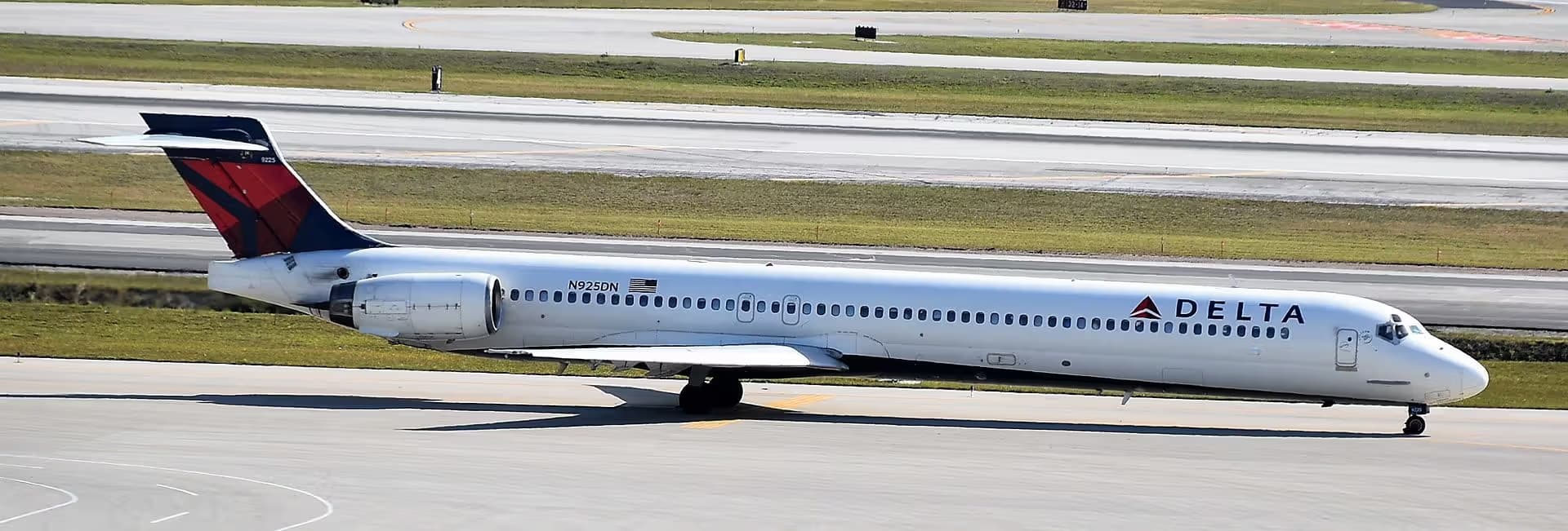 N925DN — Douglas