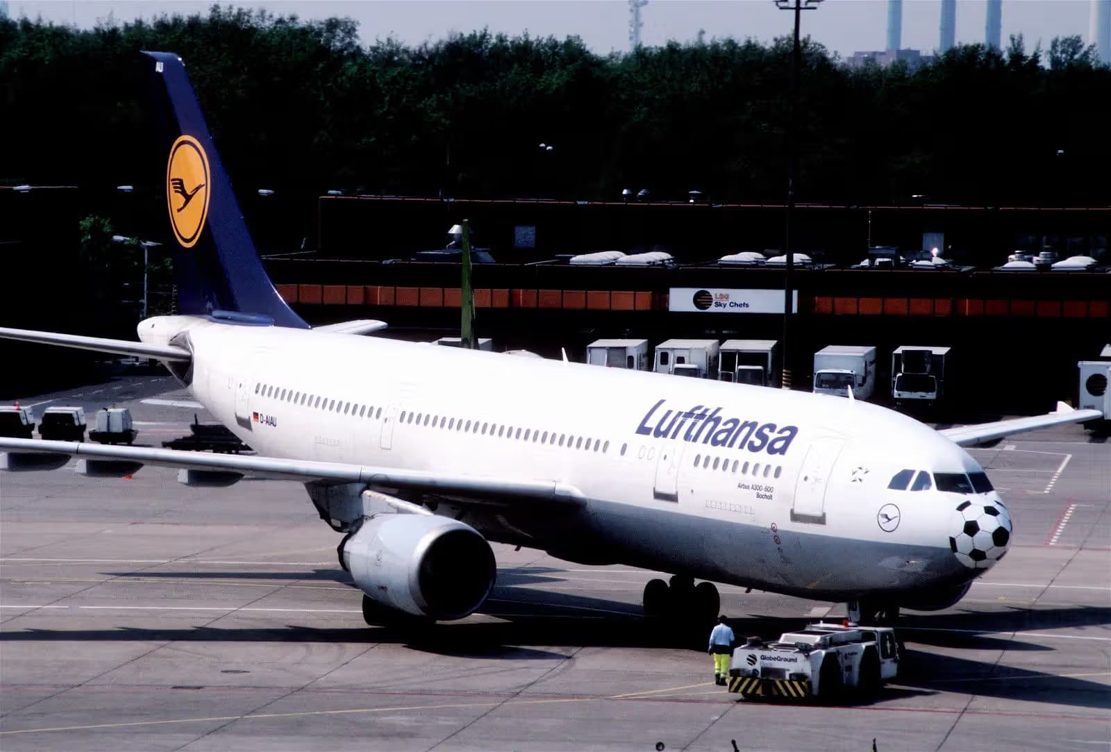 D-AIAU — Airbus