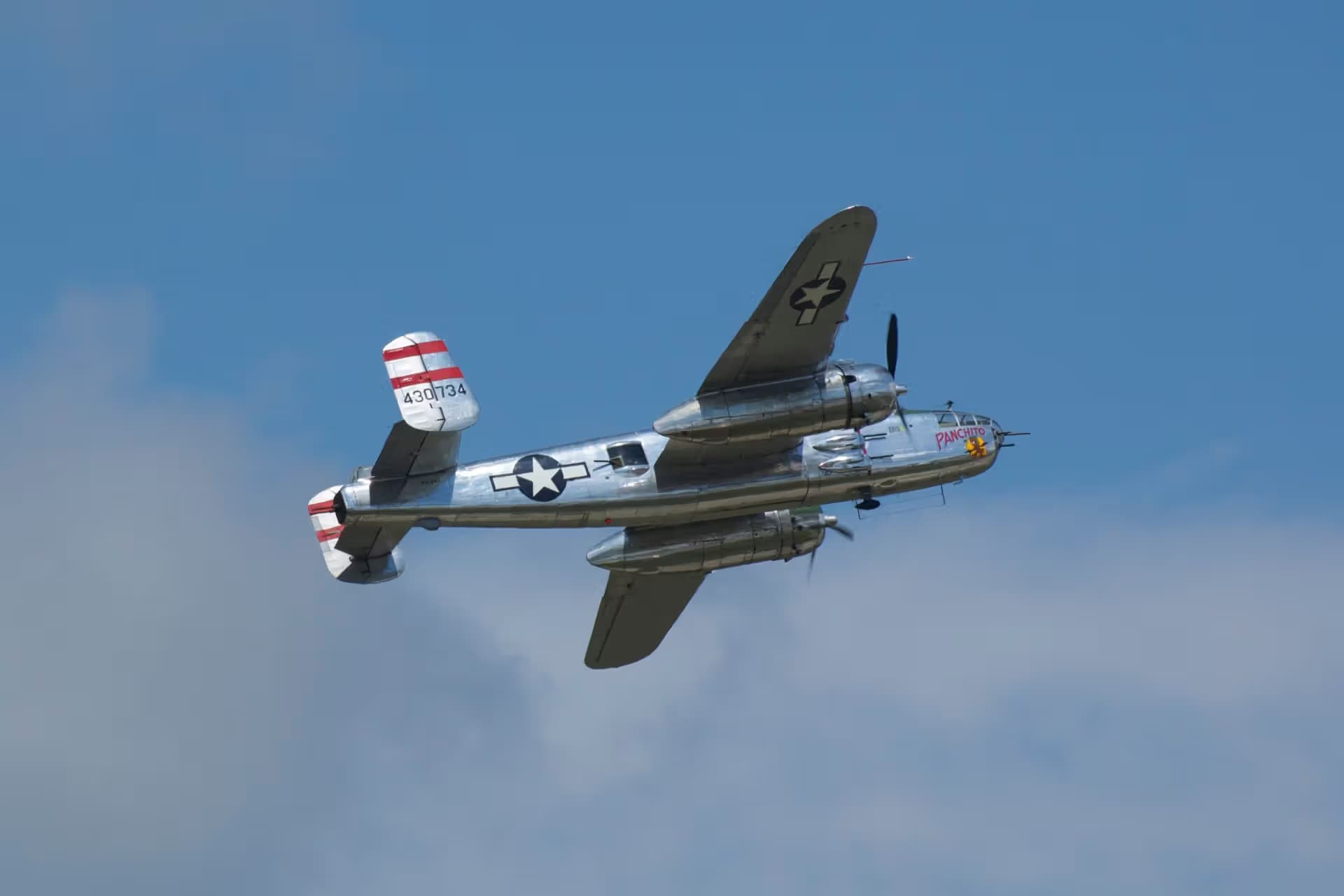 Unidentified — Twin-engine aircraft