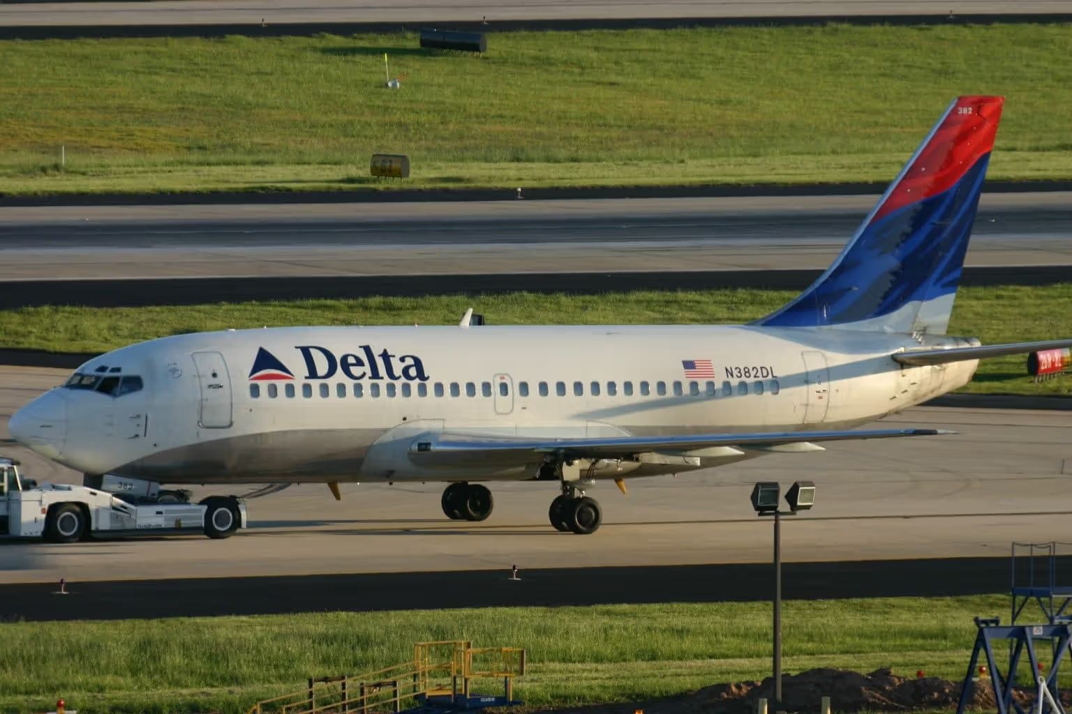 N382DL — Boeing
