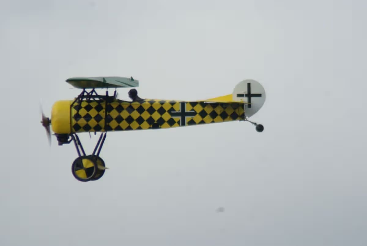 Unidentified — Single-engine aircraft