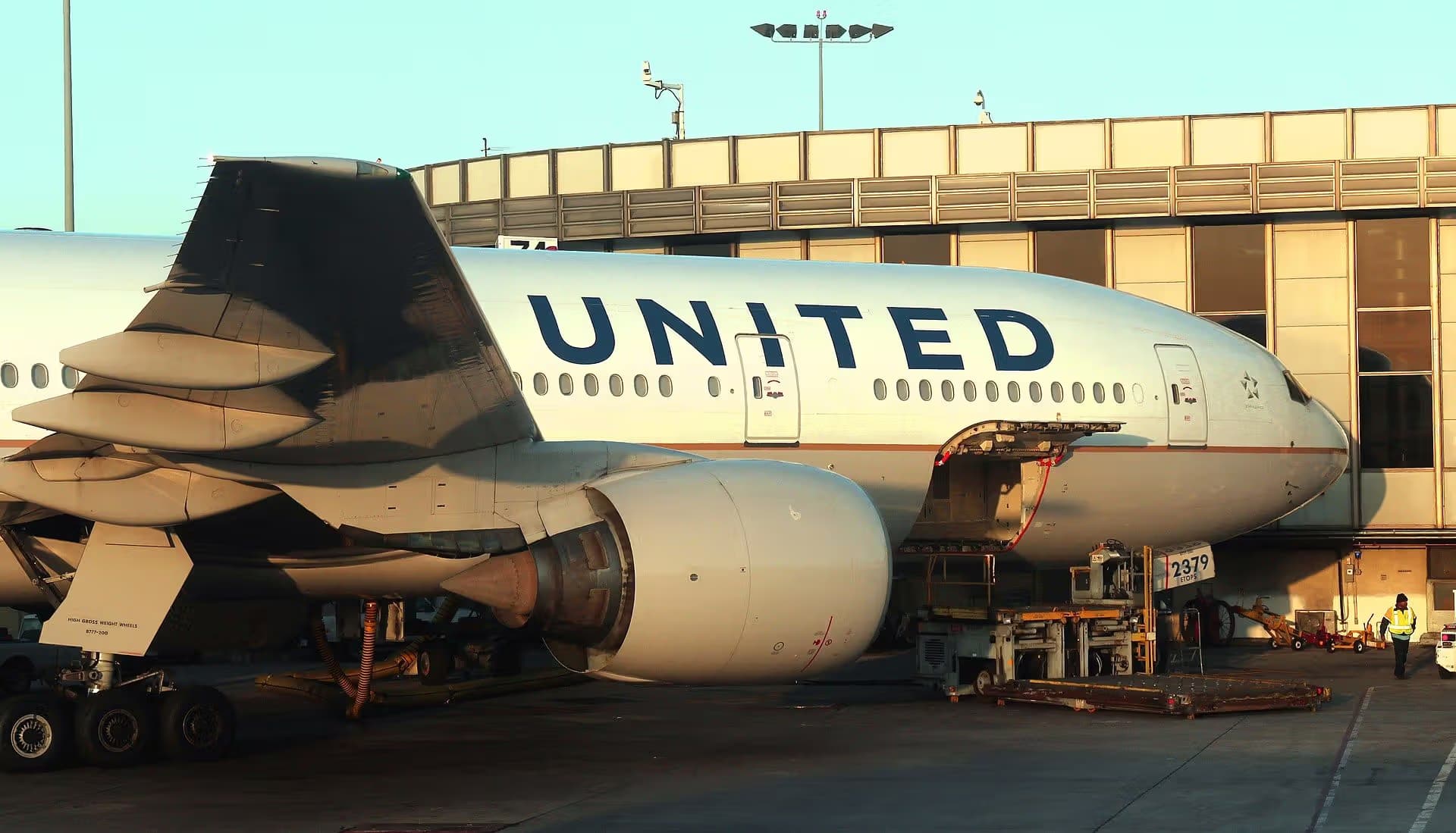 N779UA — Boeing