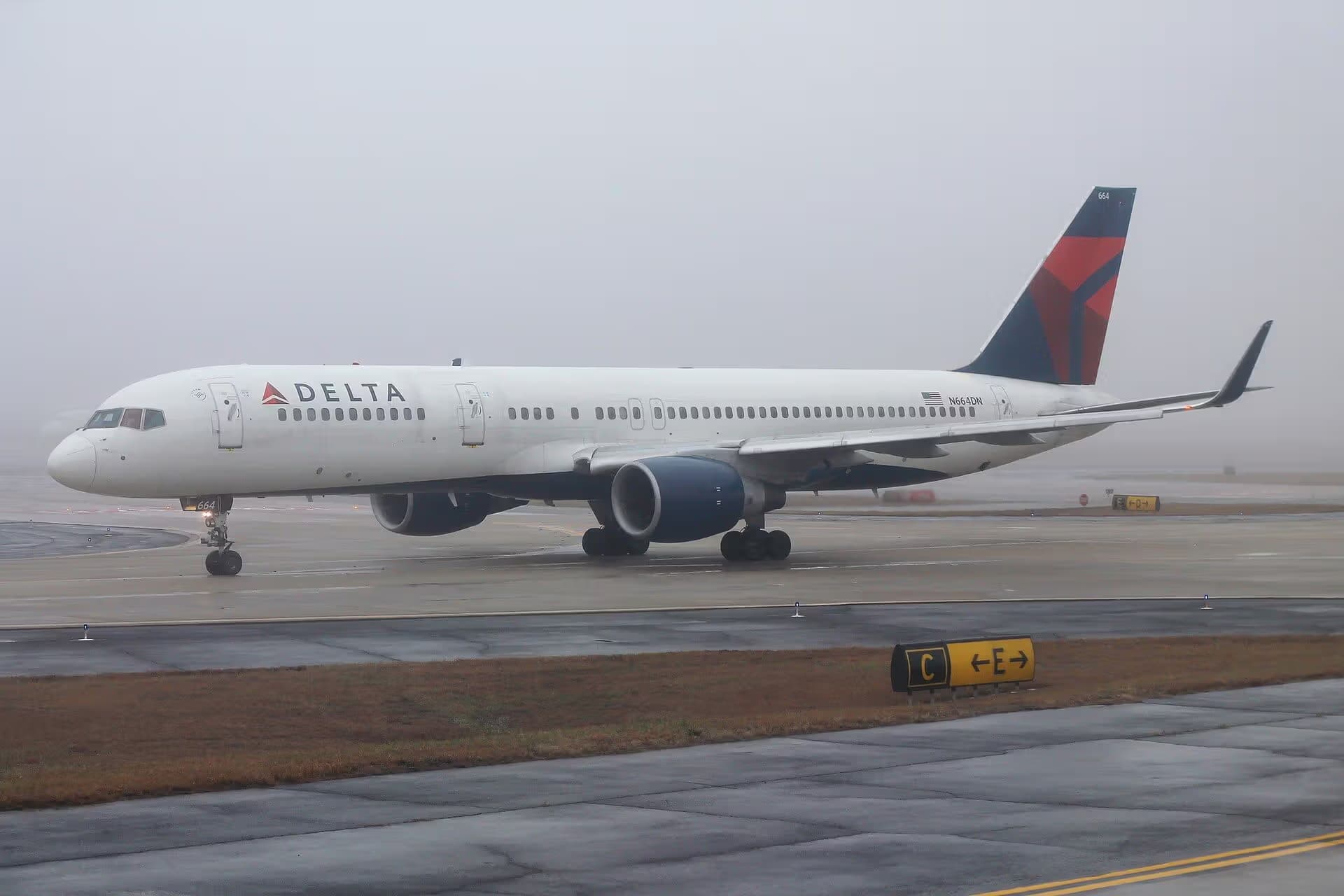 N664DN — Twin-engine aircraft