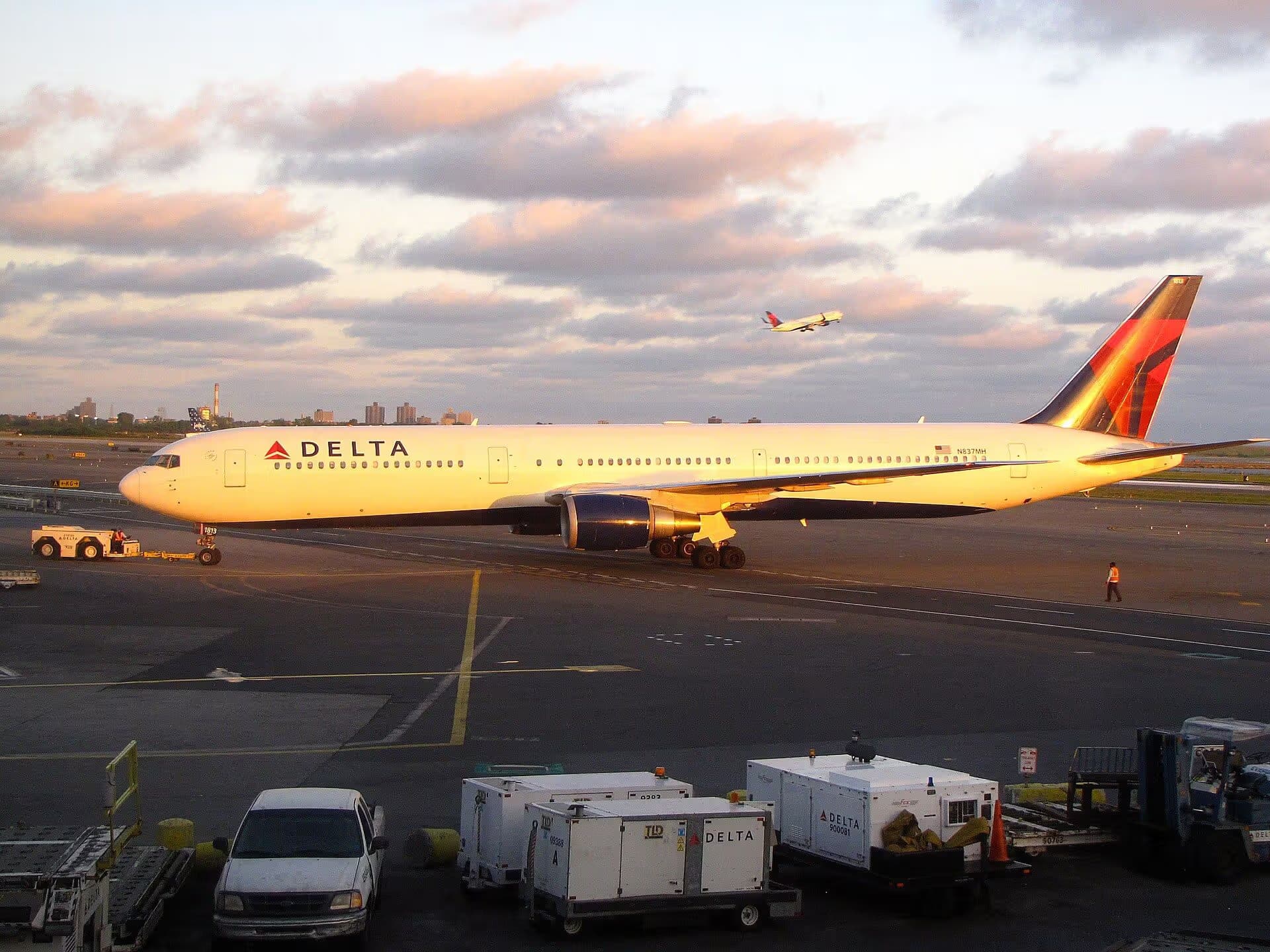 N837MH — Boeing