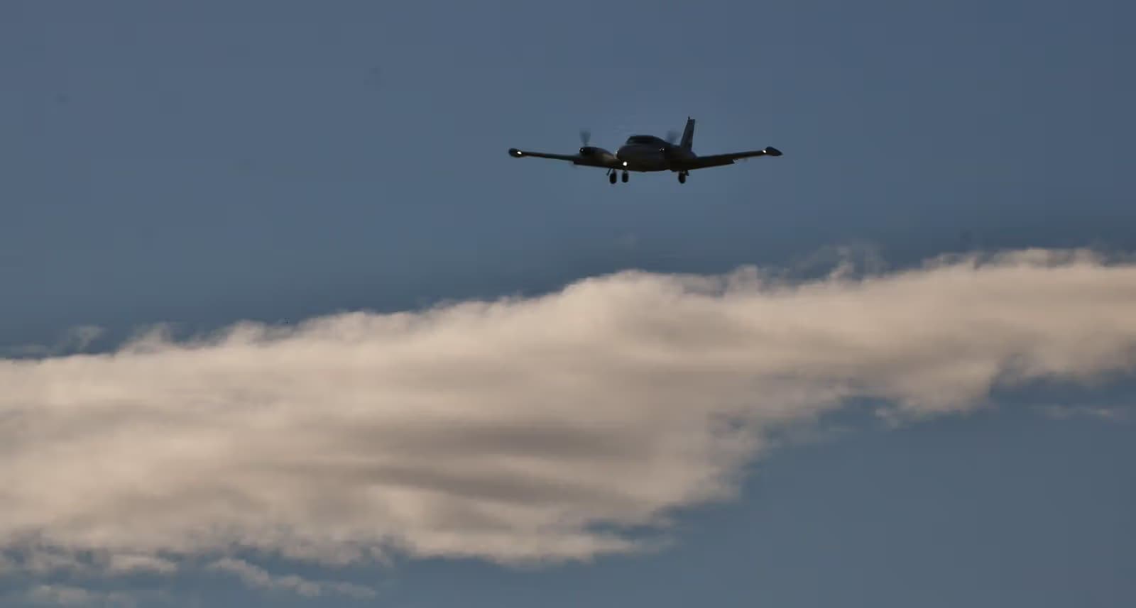 N4297A — Twin-engine aircraft