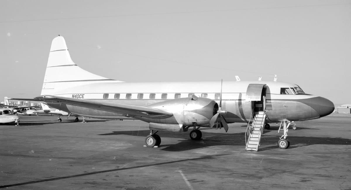 N40CE — Twin-engine aircraft