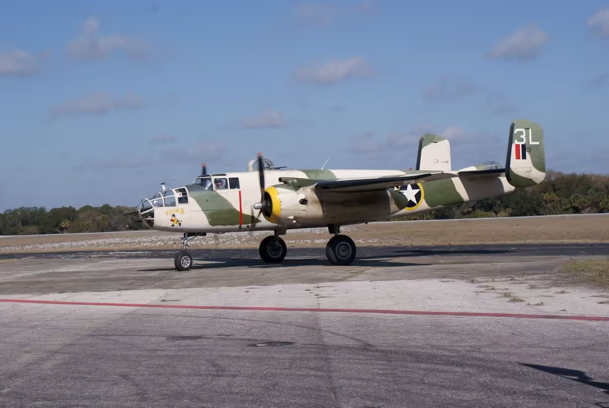 Unidentified — Twin-engine aircraft