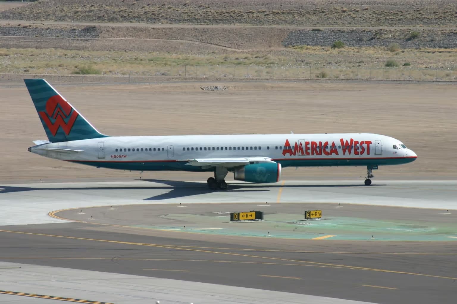 N909AW — Boeing