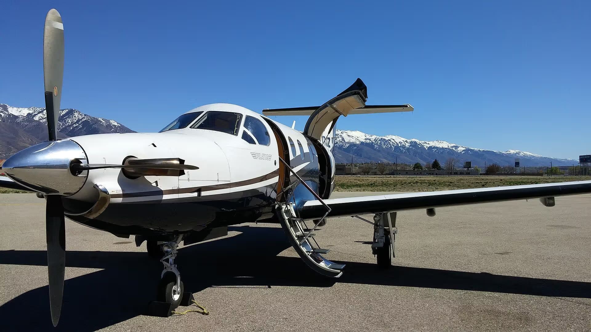 N777JZ — Pilatus