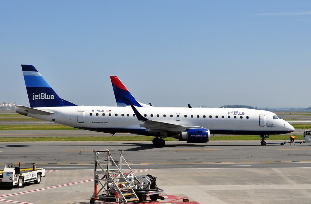 N179JB - Embraer