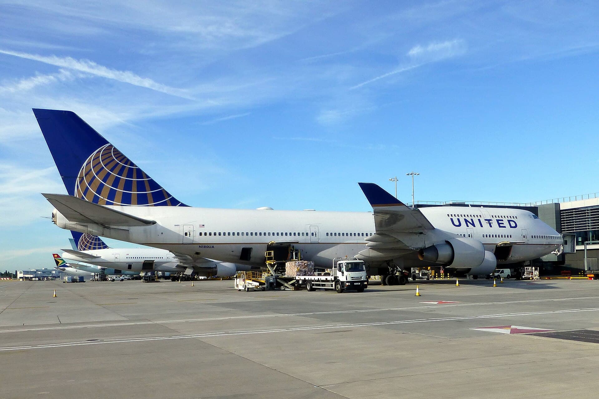 N180UA - Boeing