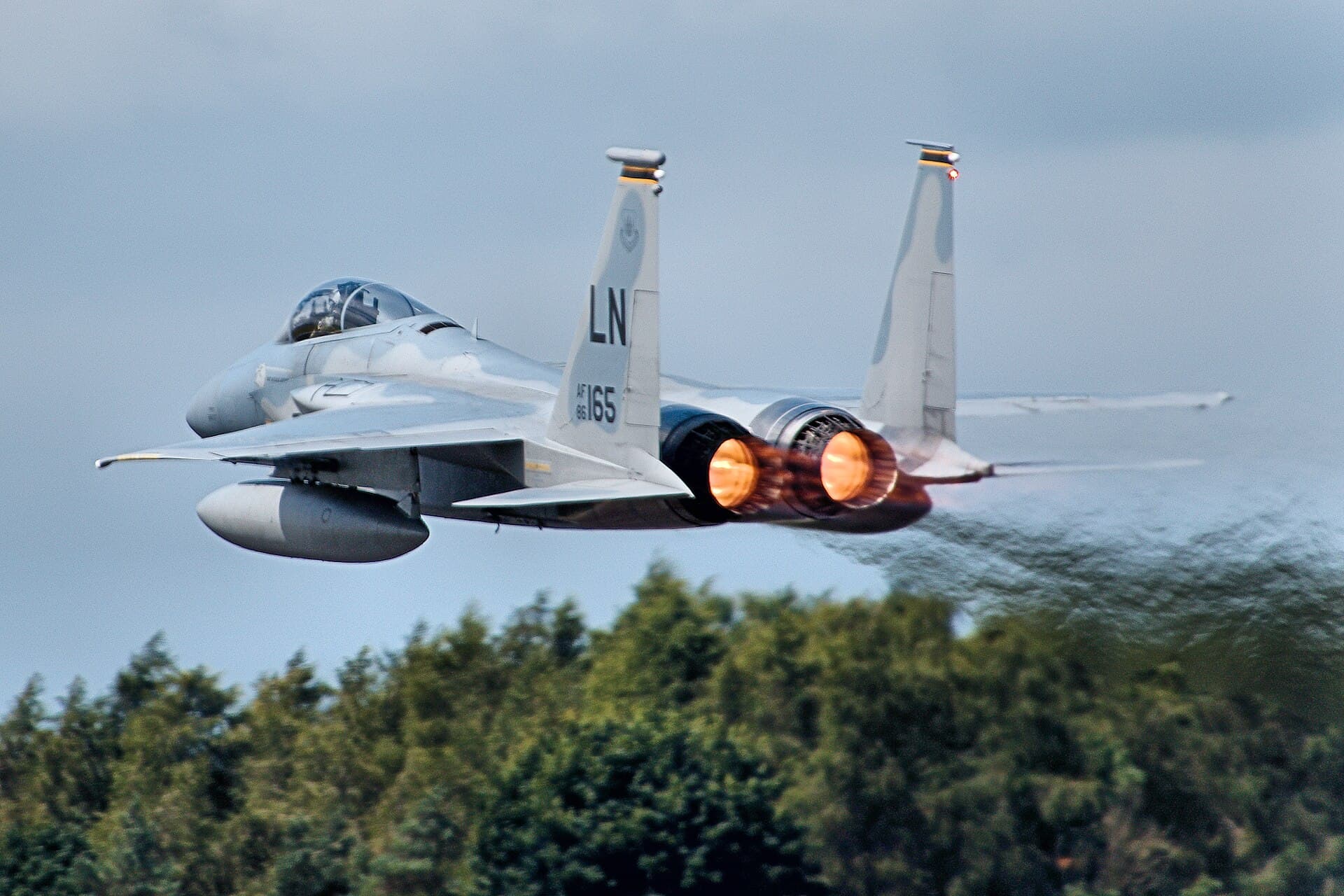 - Twin-engine aircraft
