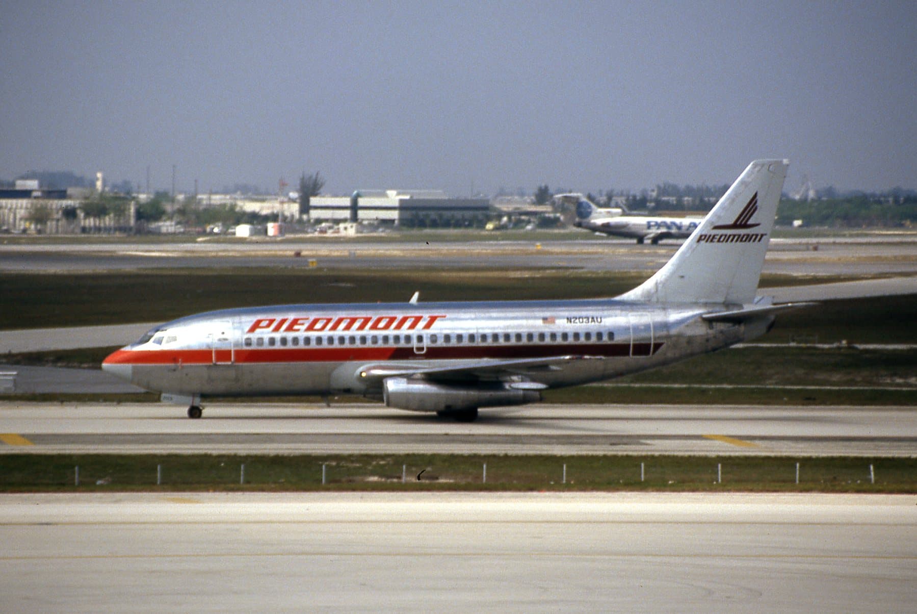 N203AU - Boeing