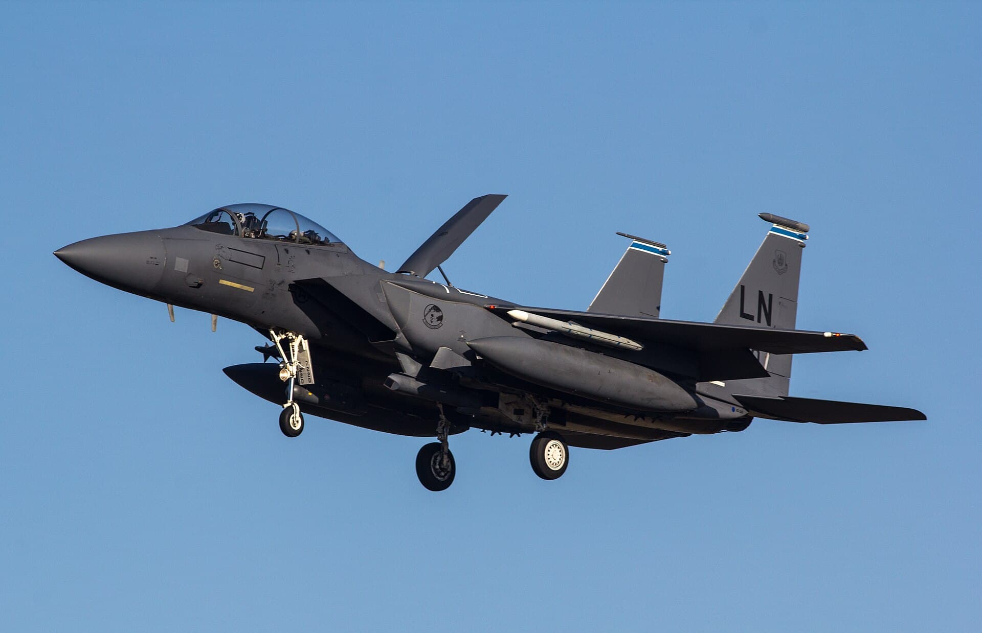 - Twin-engine aircraft