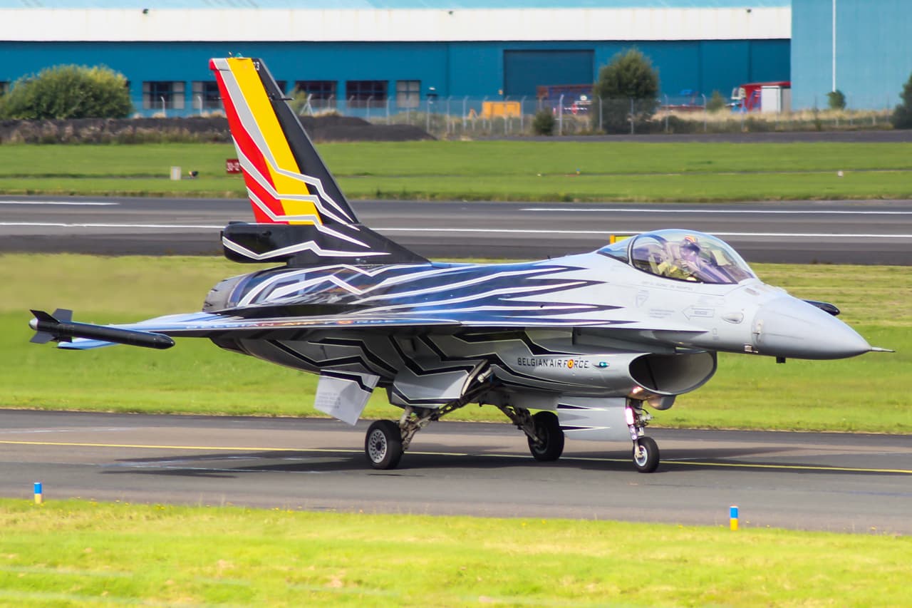 - Single-engine aircraft