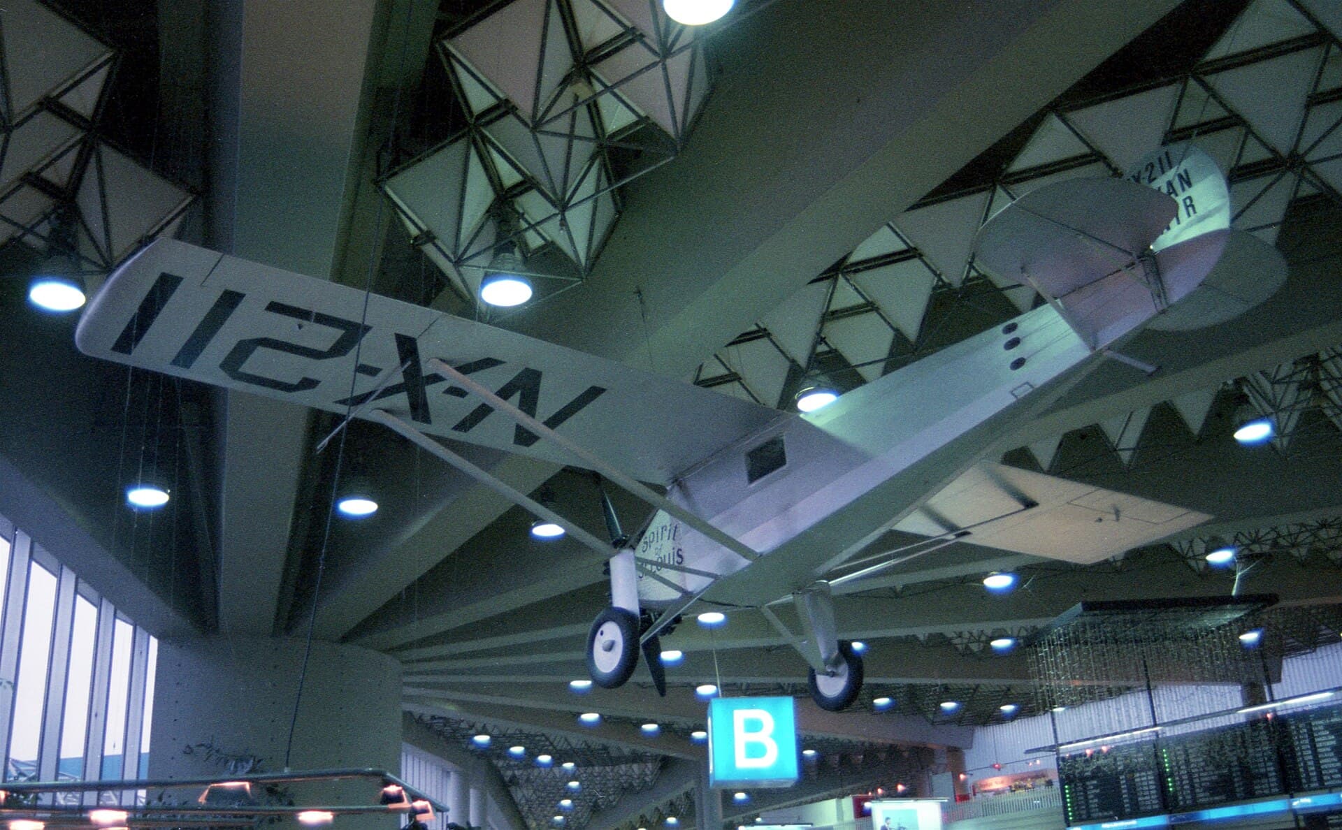 - Single-engine aircraft