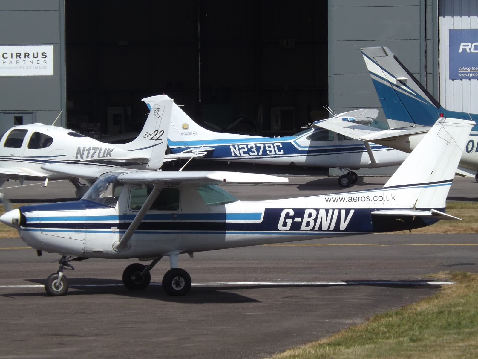 G-BNIV - Single-engine aircraft