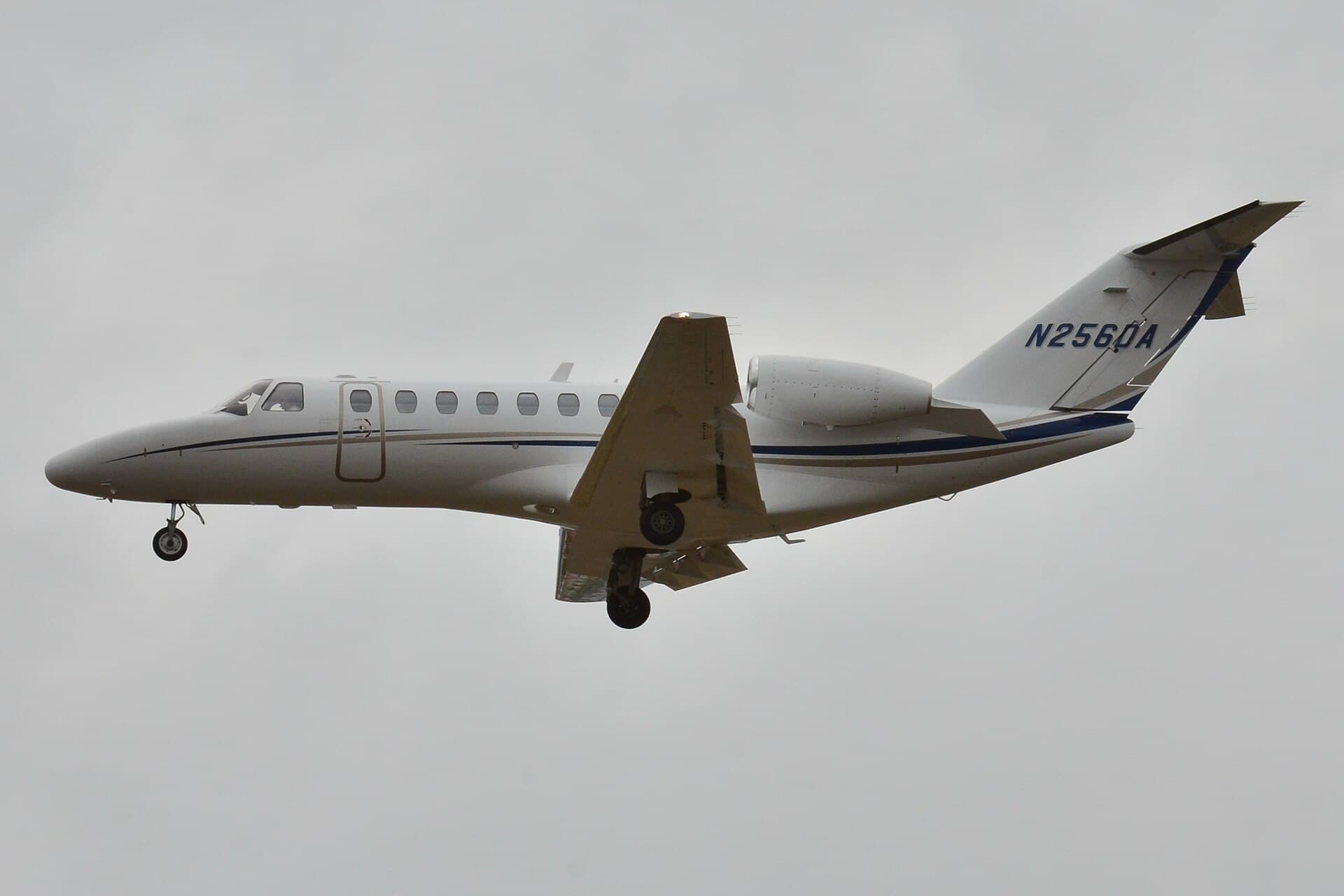 N256DA - Business jet