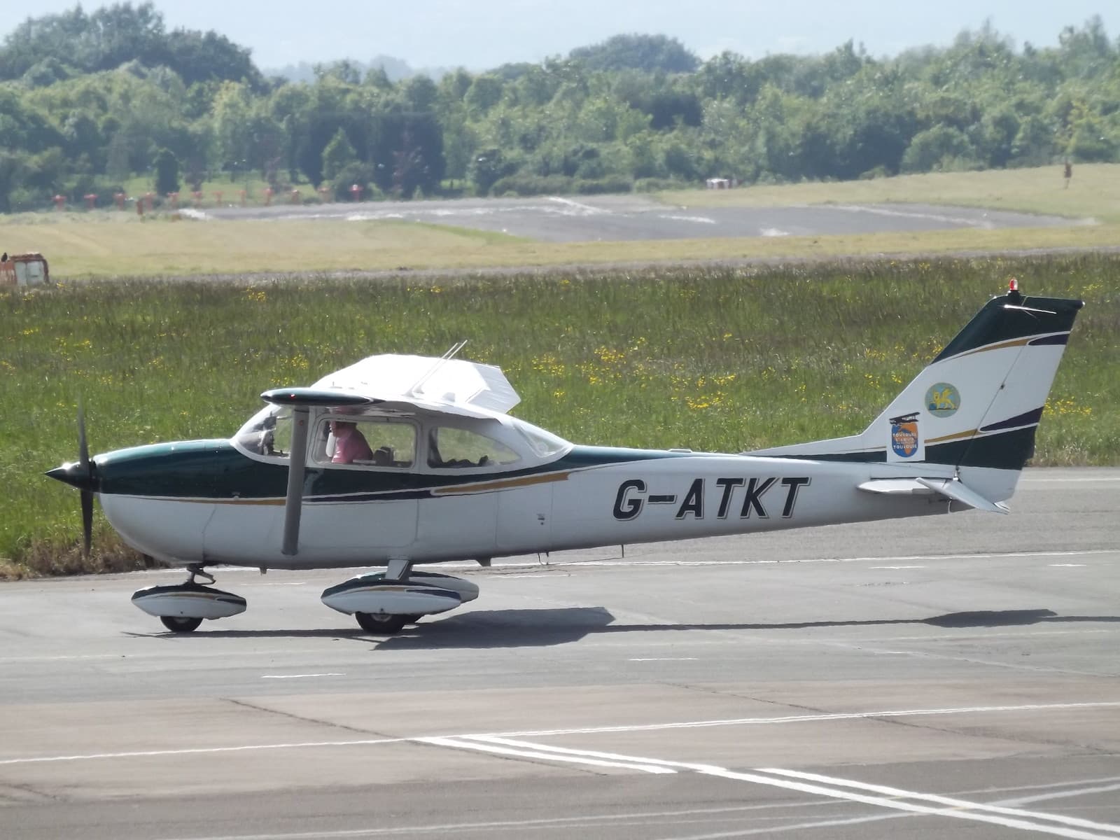 G-ATKT - Cessna