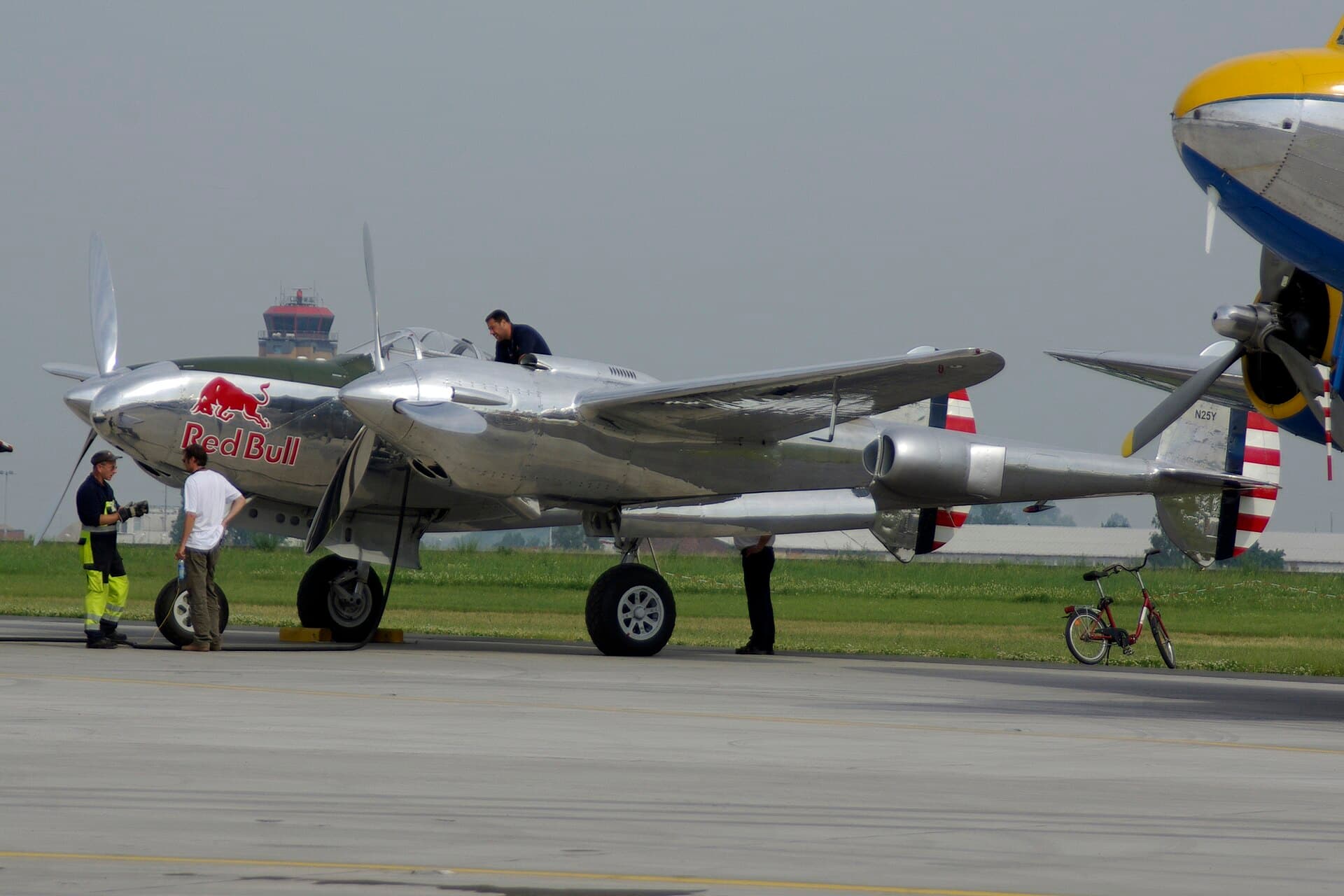 N25Y - Lockheed