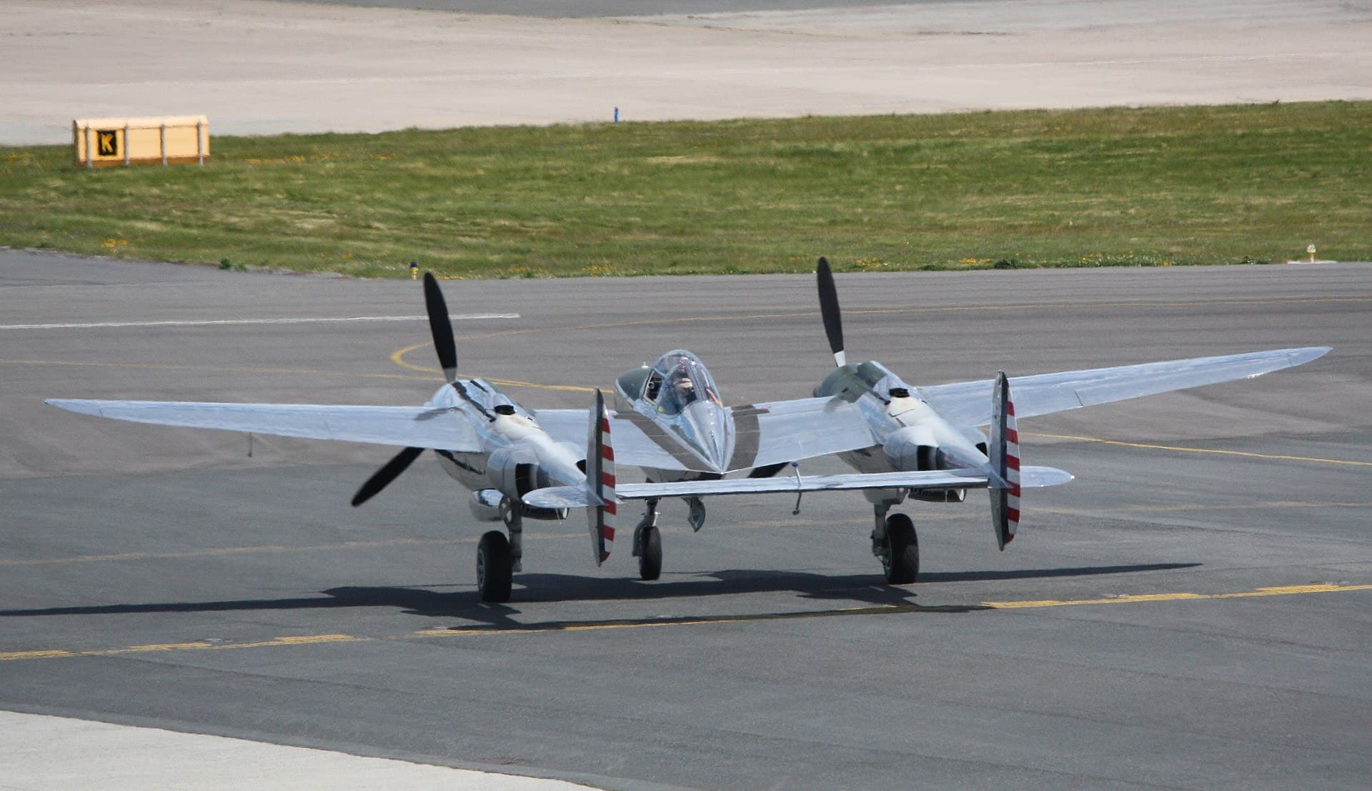 N25Y - Lockheed