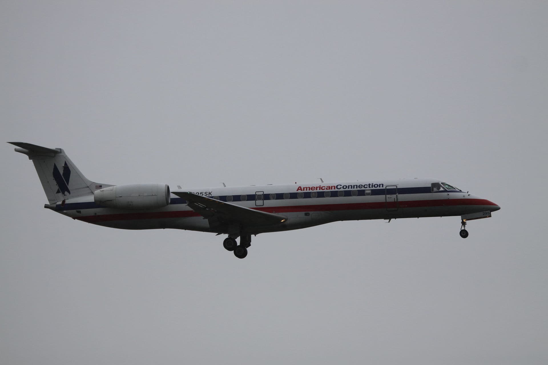 N295SK - Twin-engine aircraft