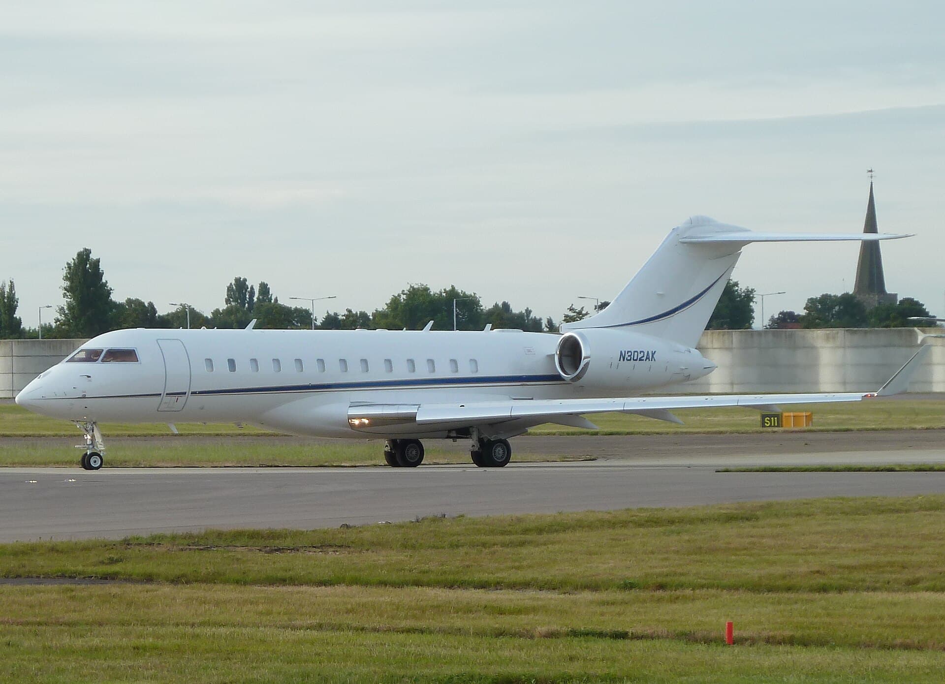 N302AK - Bombardier