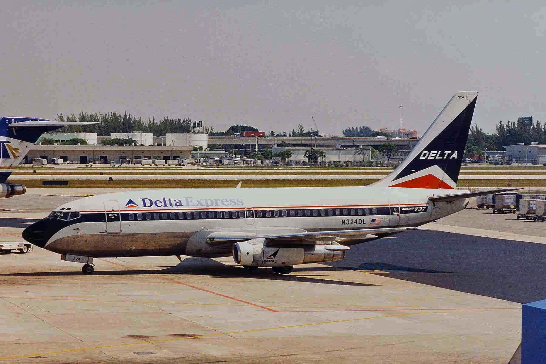 N324DL - Boeing