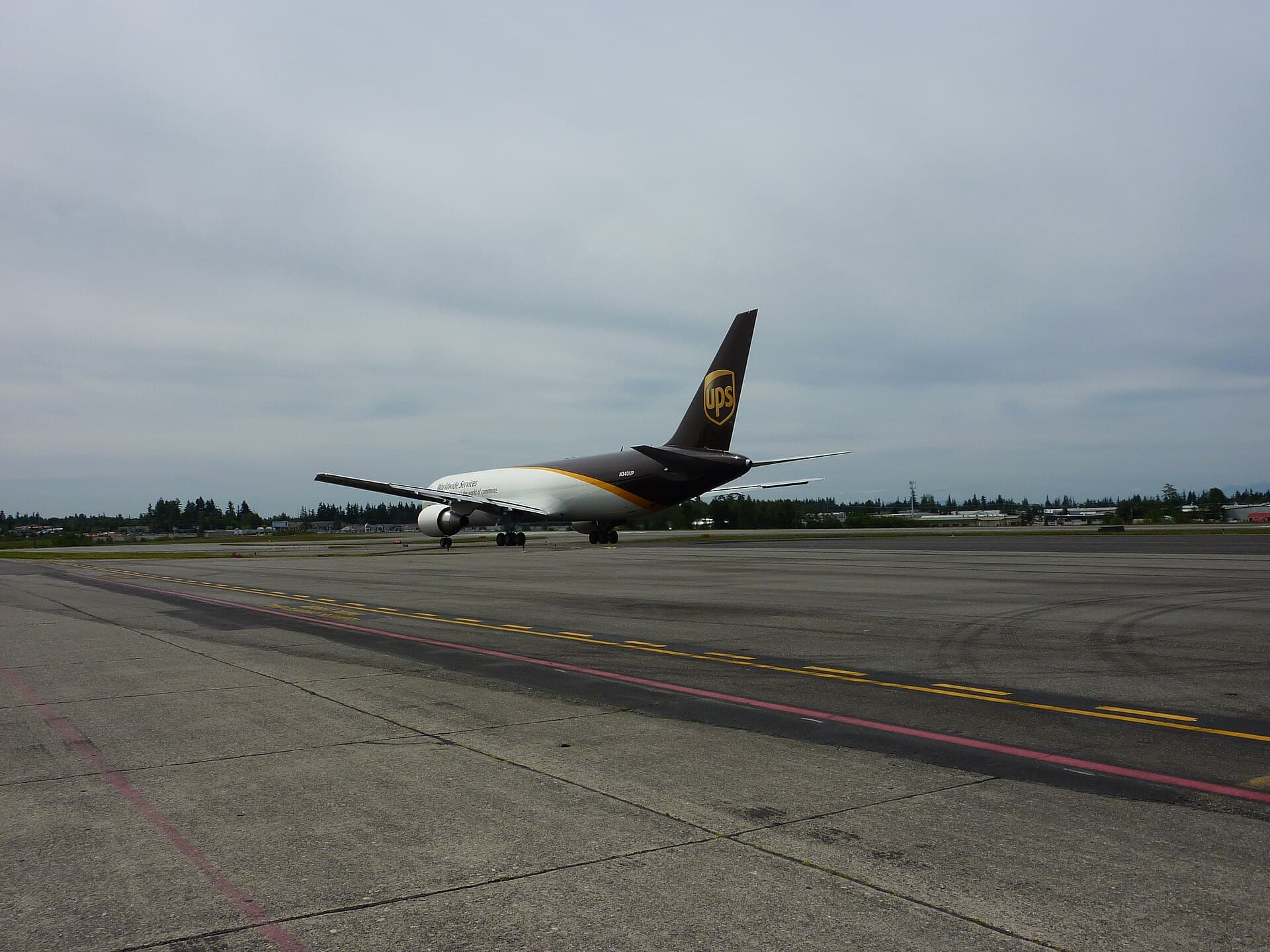 N340UP - Twin-engine aircraft