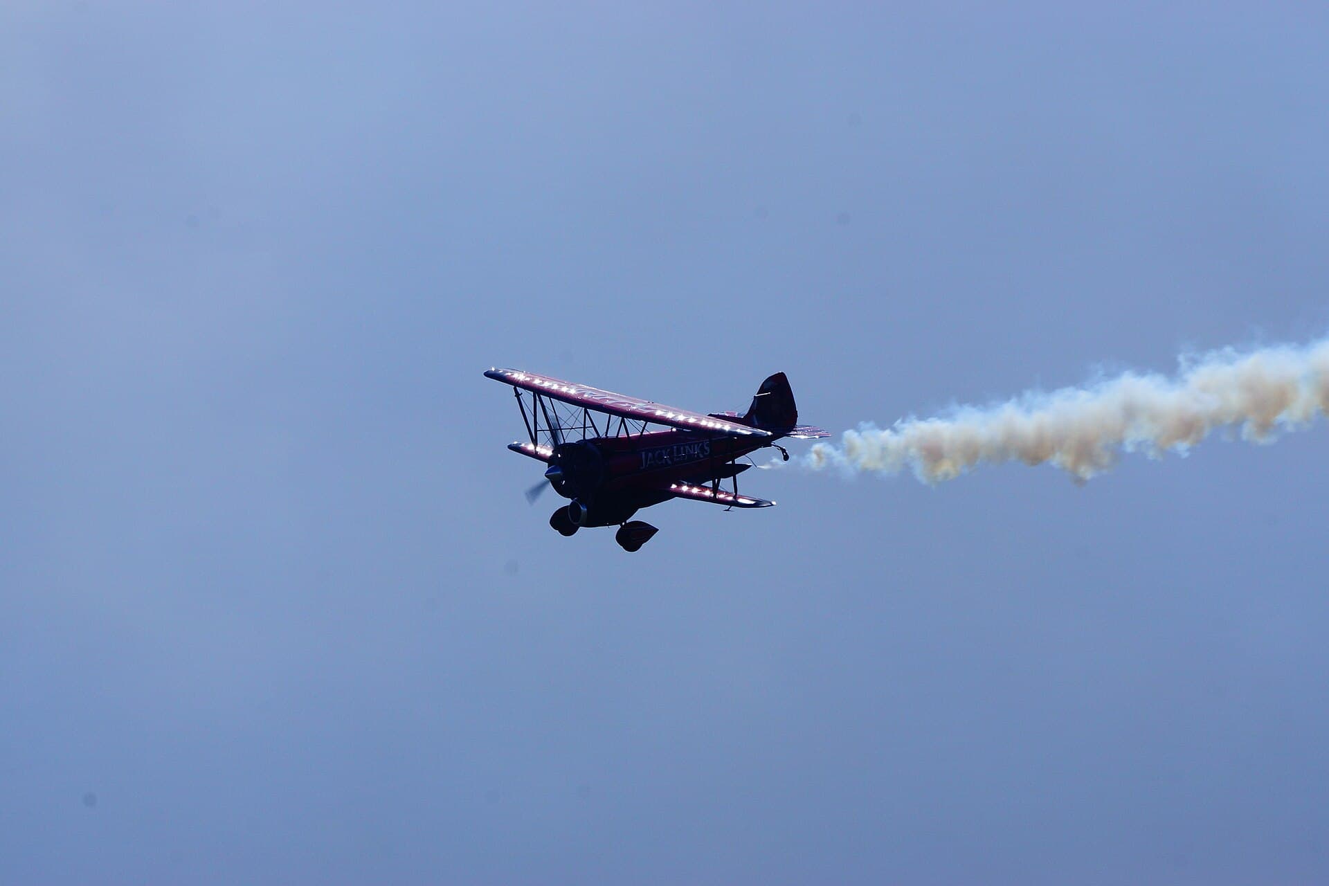 - Single-engine aircraft
