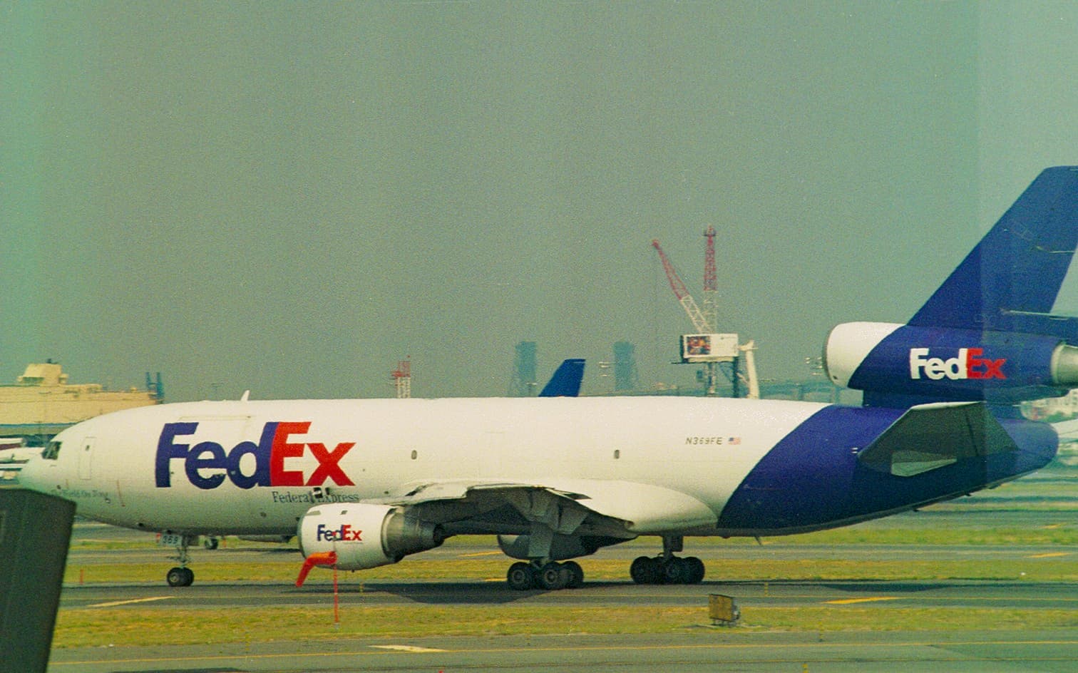 N369FE - Douglas