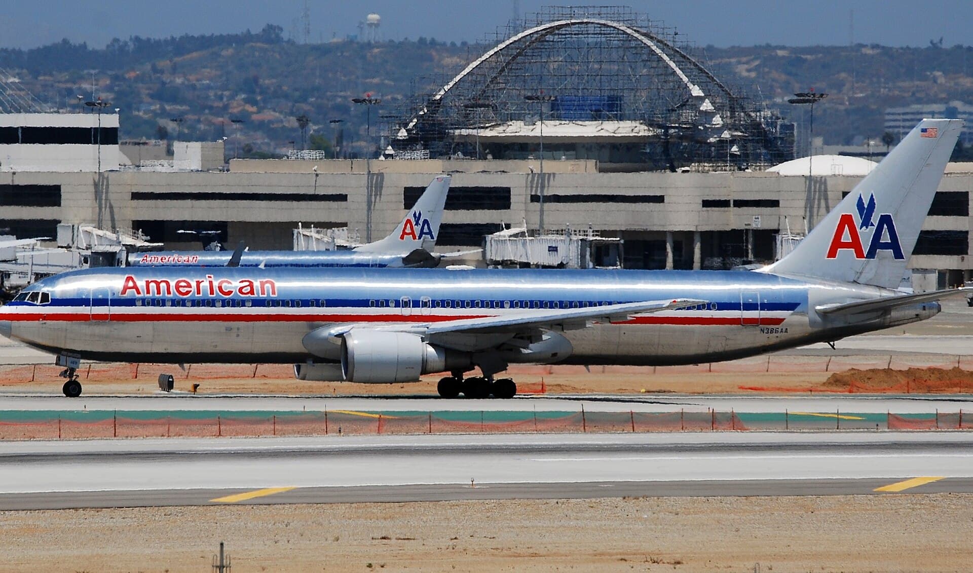 N386AA - Boeing