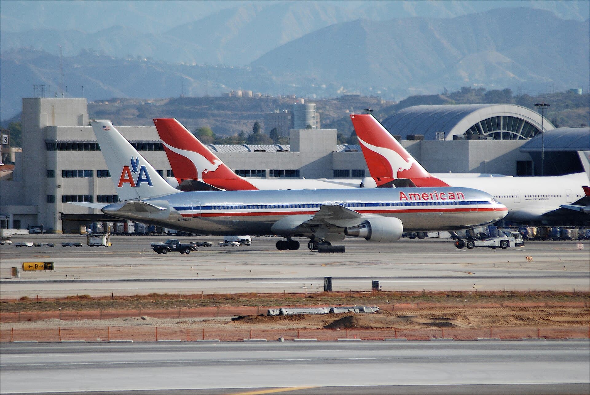 N386AA - Boeing
