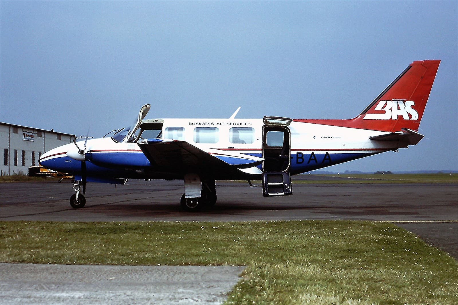PH-BAA - Twin-engine aircraft