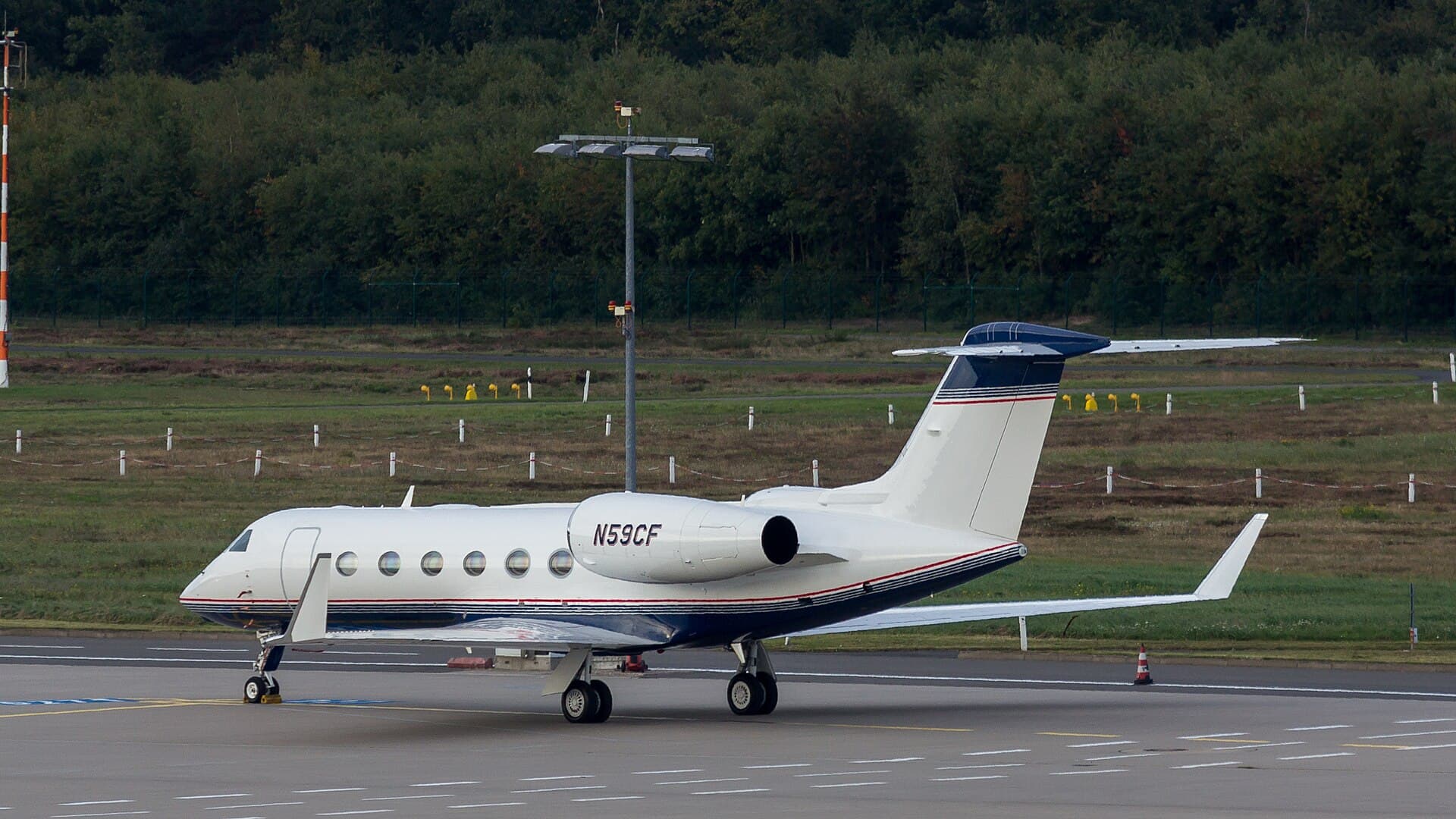 N59CF - Business jet