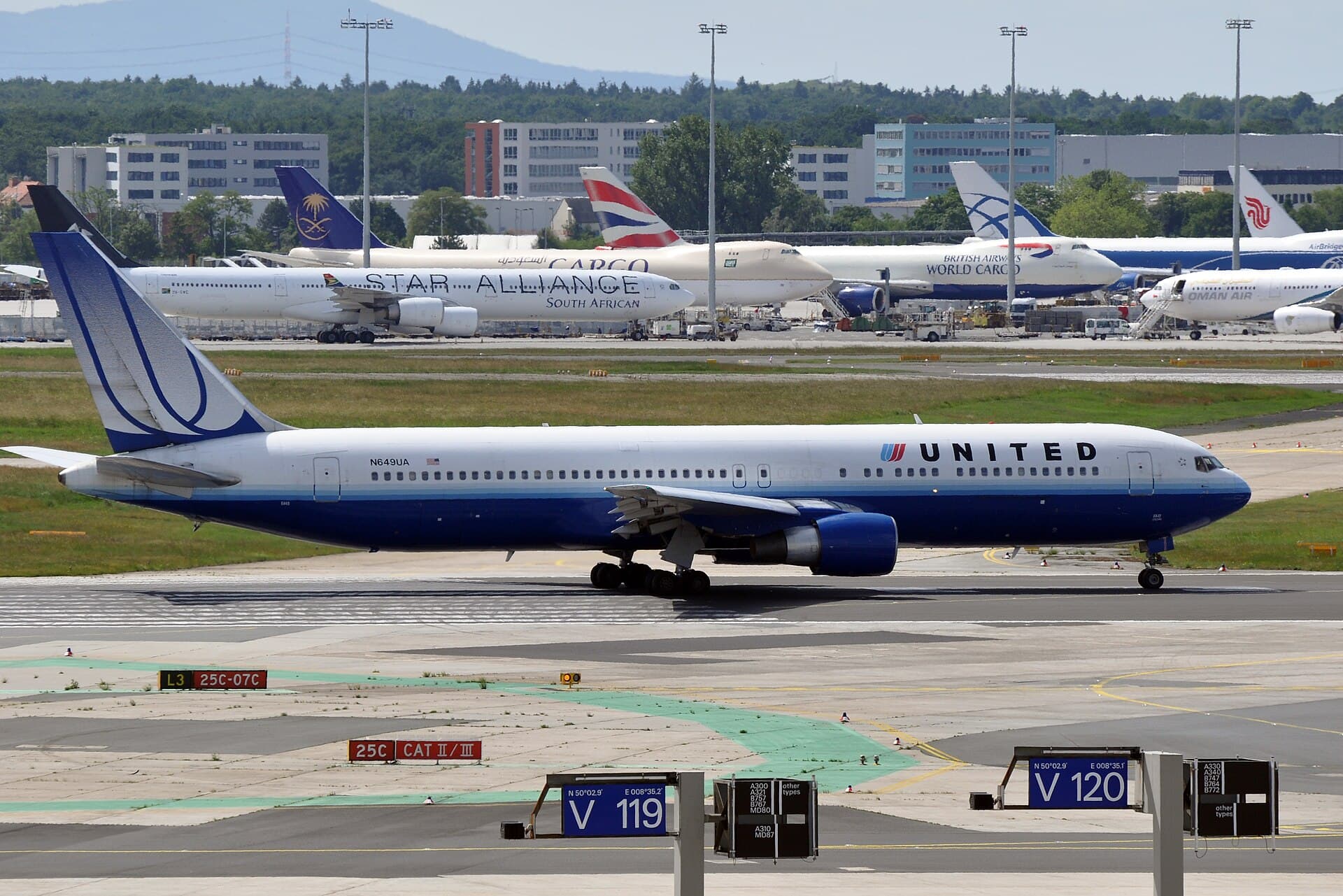 N649UA - Boeing