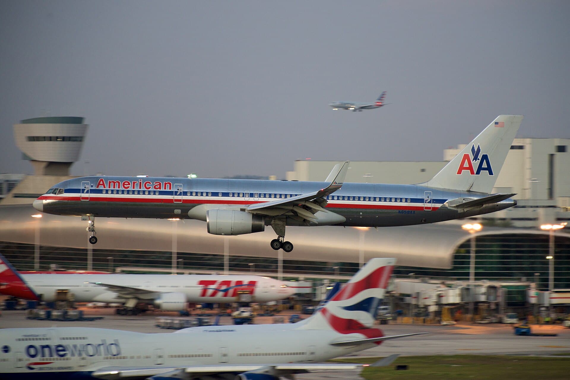 N658AA - Boeing