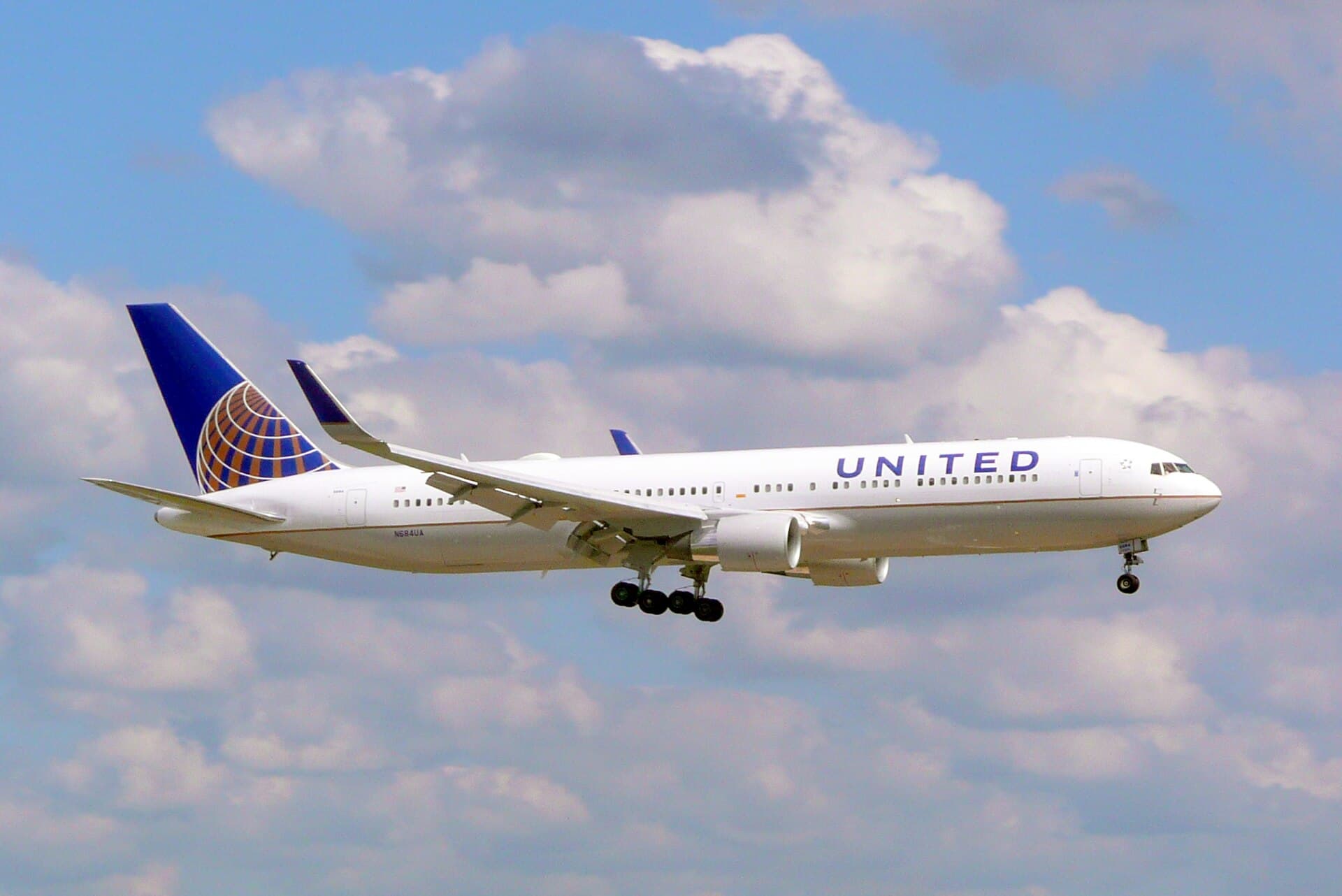 N684UA - Boeing