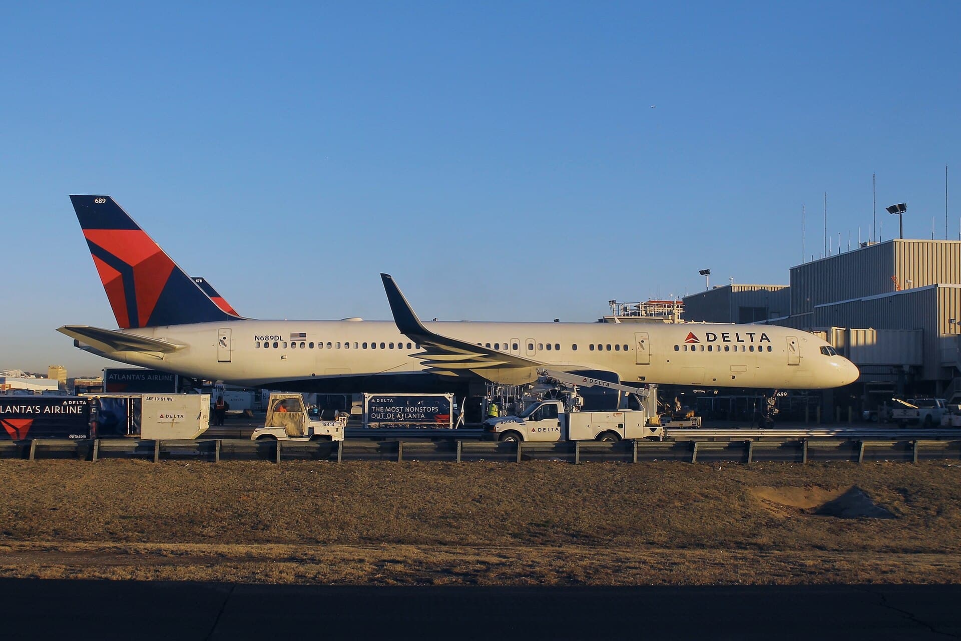 N689DL - Boeing