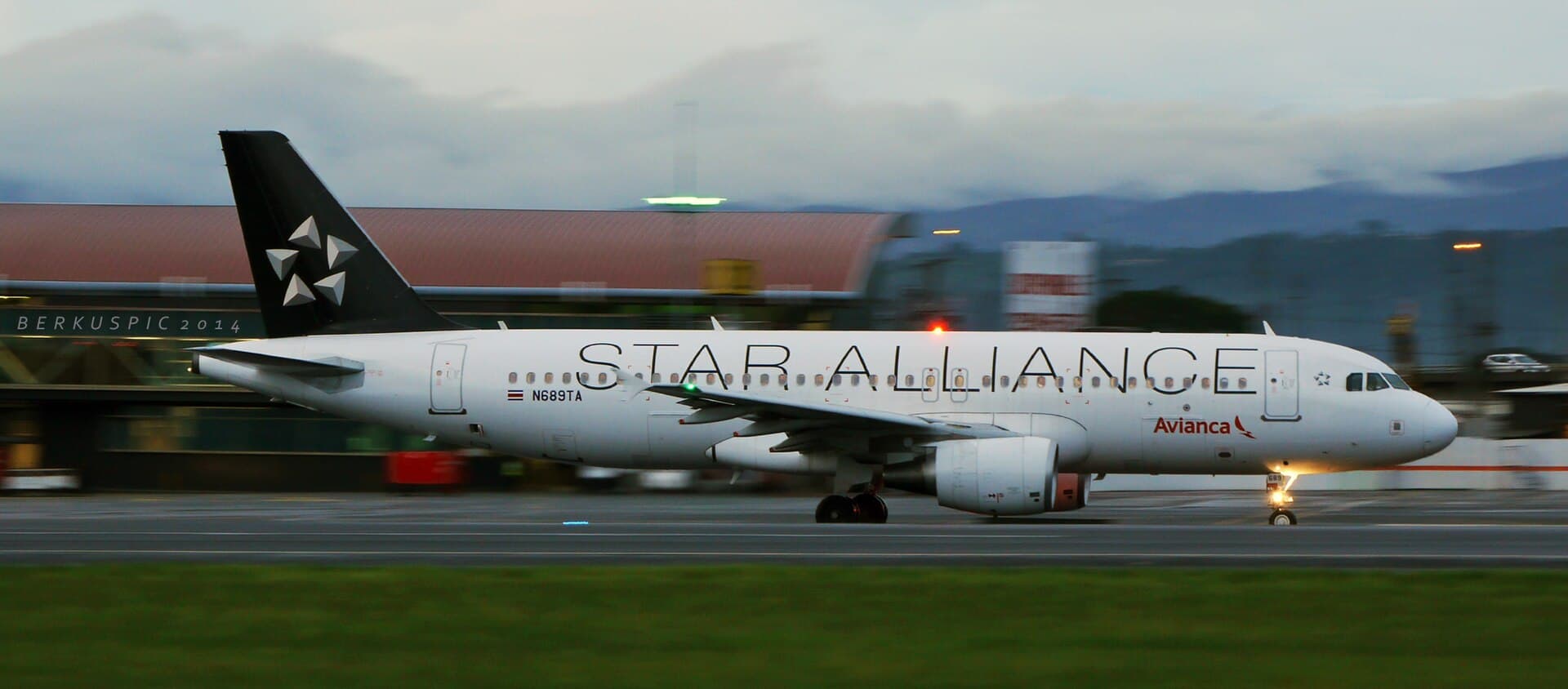 N689TA - Airbus