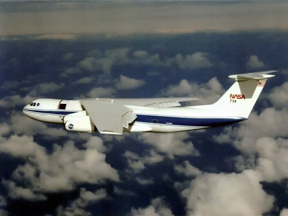 - Twin-engine aircraft