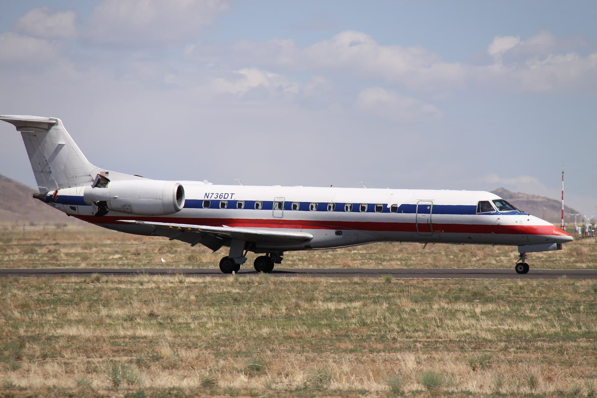 N736DT - Business jet