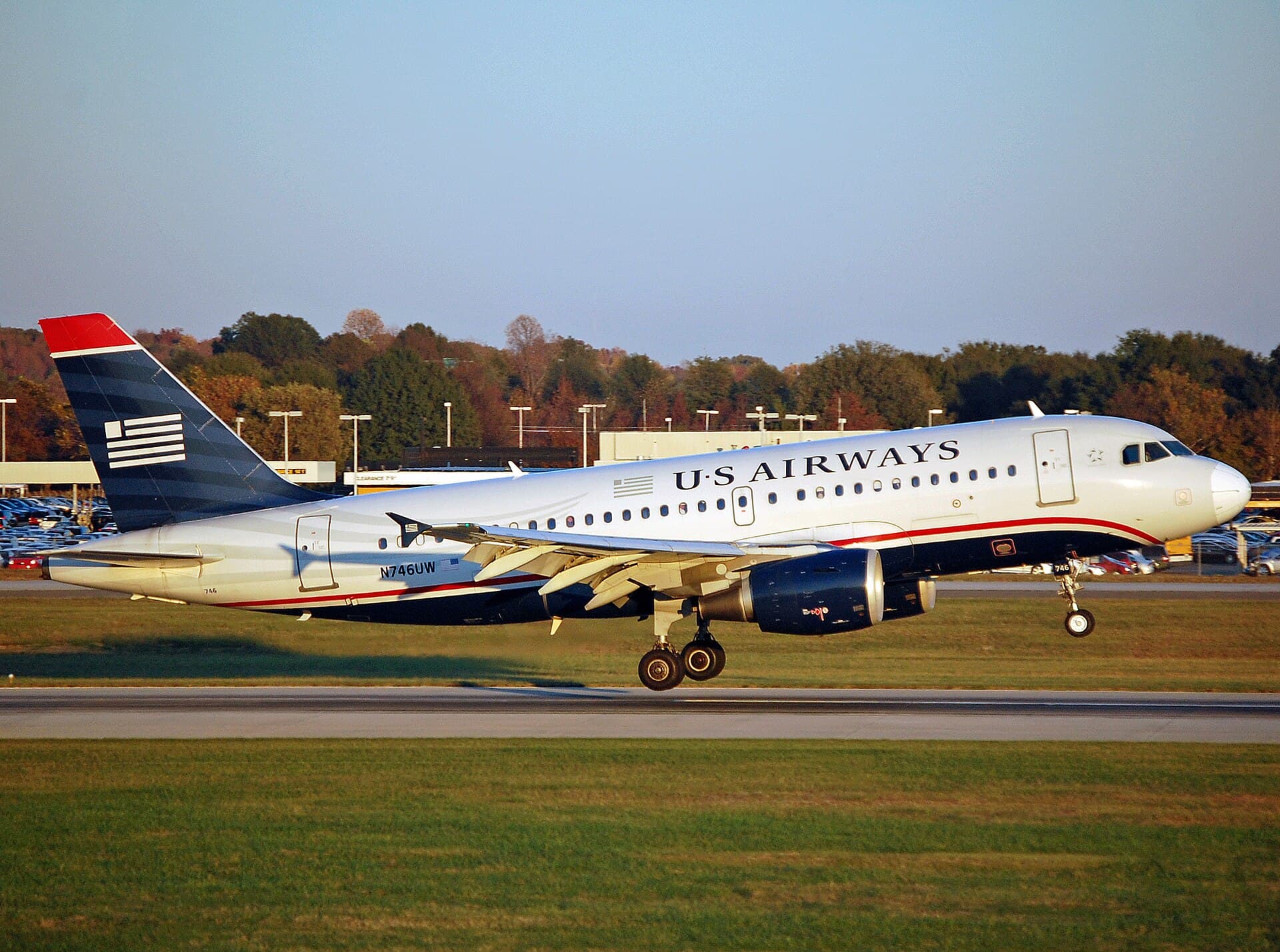 N746UW - Airbus