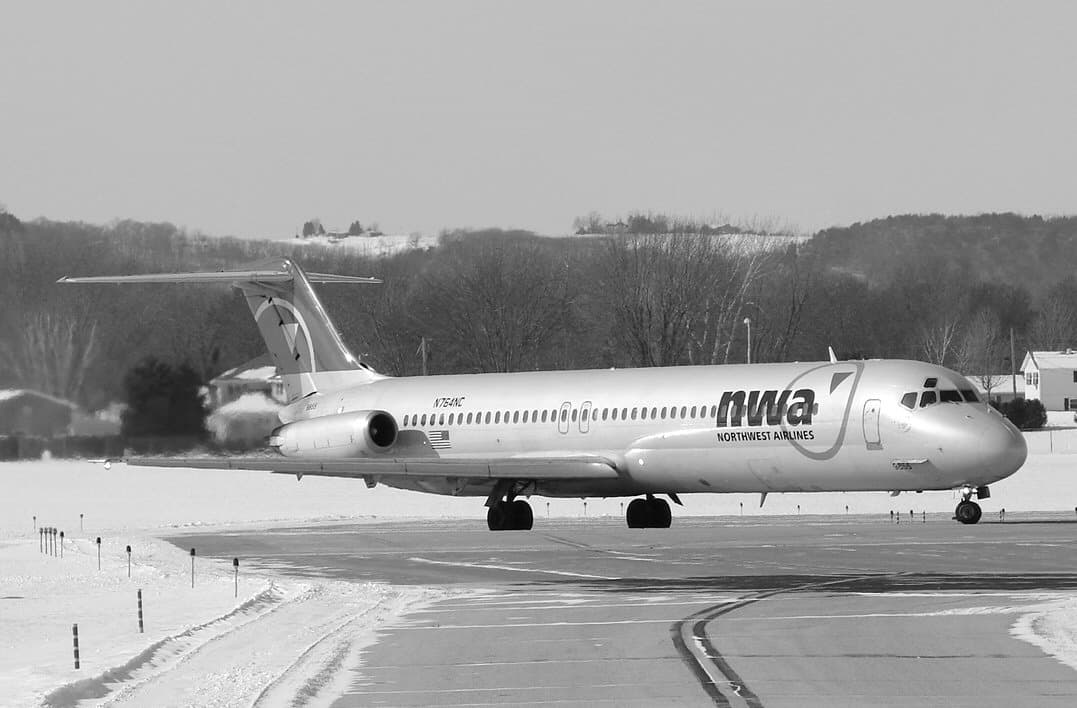 N764NC - Douglas