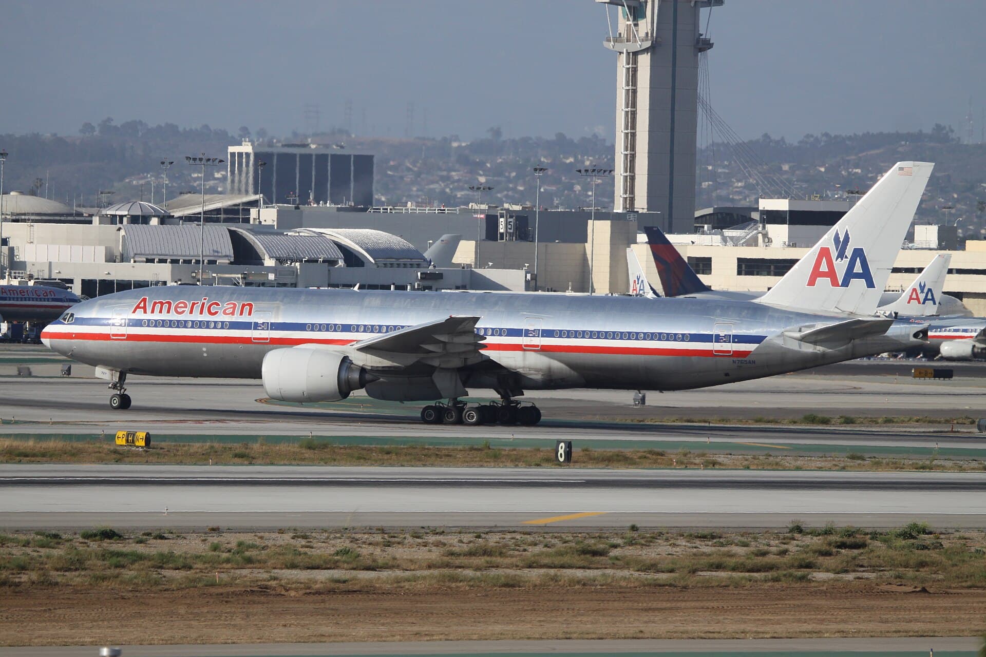 N765AN - Twin-engine aircraft