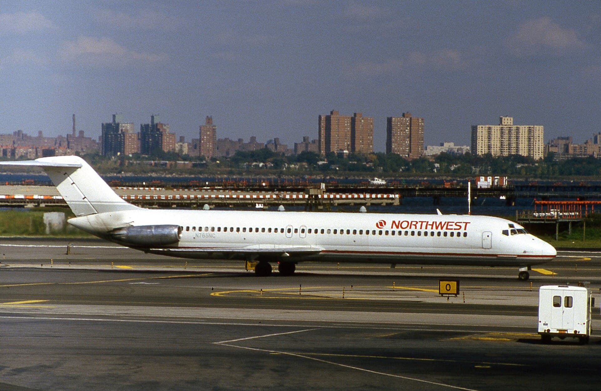 N765NC - Douglas