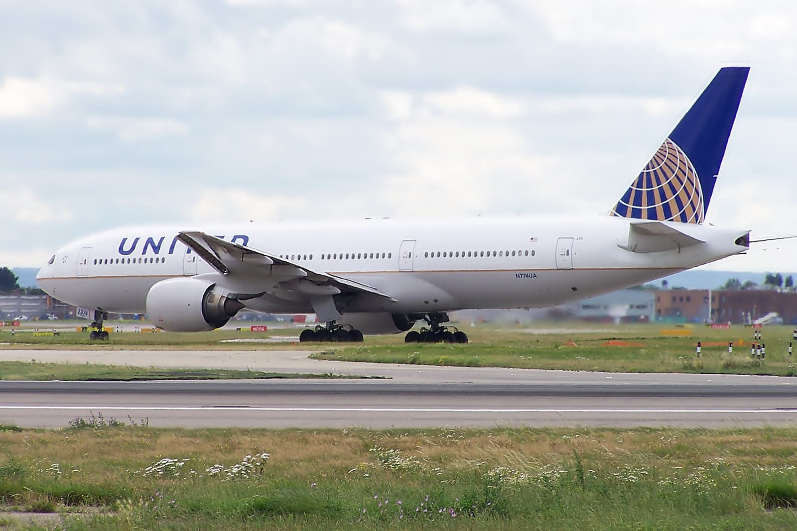 N774UA - Boeing